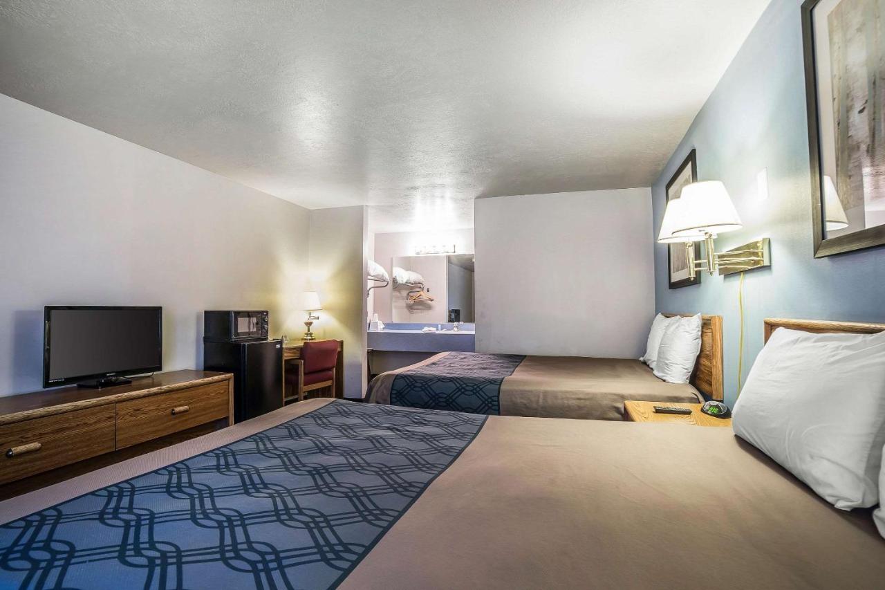 Econo Lodge Inn&Suites Logan Esterno foto