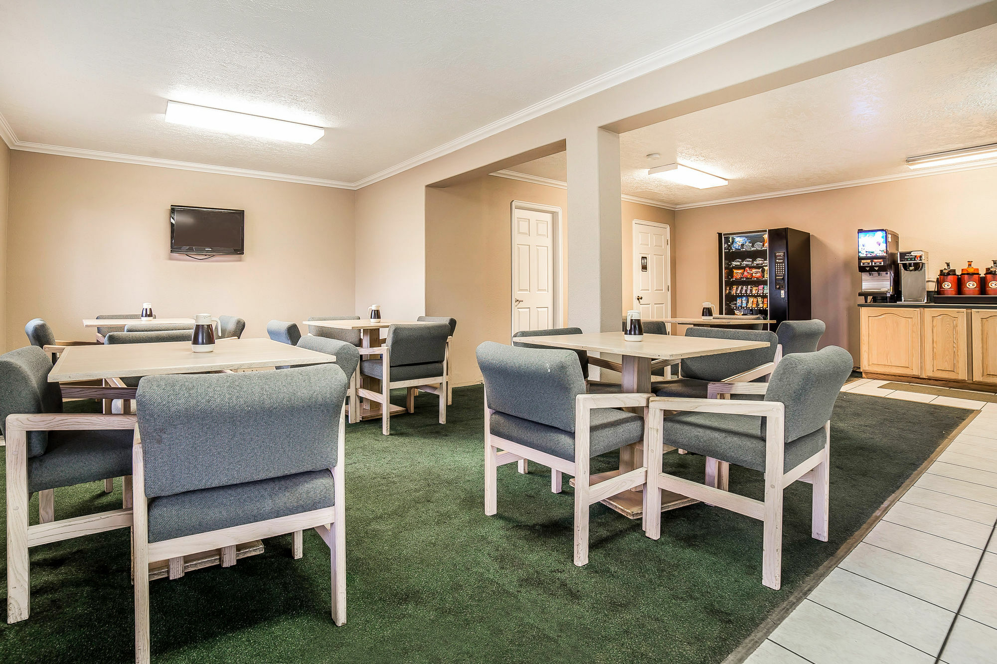 Econo Lodge Inn&Suites Logan Esterno foto